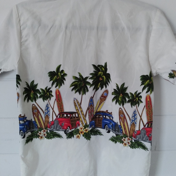 Authentic Hawaiian graphic boys button up shirt - Picture 8 of 8
